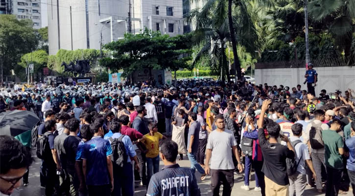 ২ উপদেষ্টার সঙ্গে বৈঠকে প্রকৌশল শিক্ষার্থীরা
